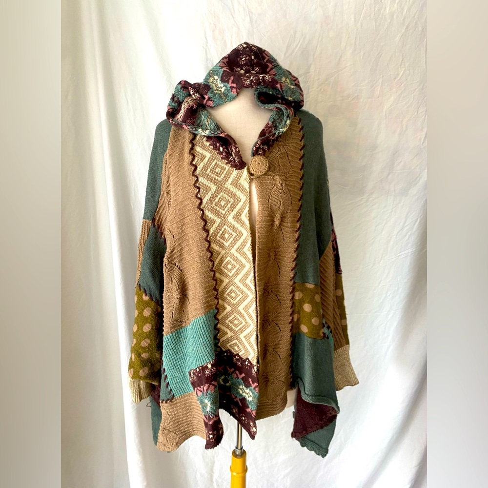 Anthropologie sleeping on snow hooded cardigan capelet one size